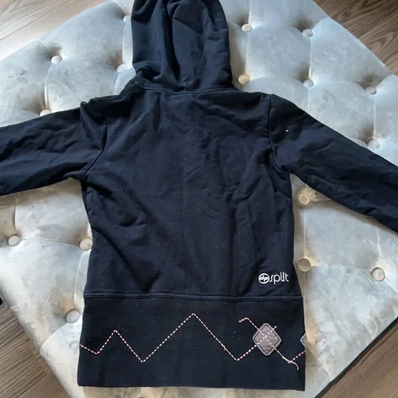 Zip up - Picture 3 of 3